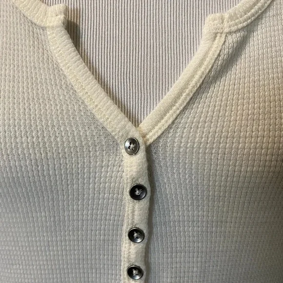 AMERICAN EAGLE Sleeveless Henley, Size Small - Picture 2 of 4